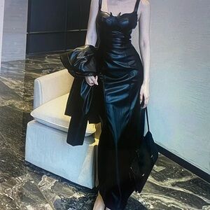 Elegant Black Maxi Dress
